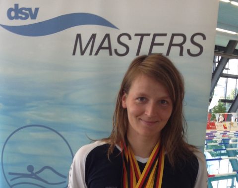 Susan Przywara des Schwimmclub Westerbach Eschborn (SCWE) in Gera bei den 48. Deutschen Meisterschaften der Mastersschwimmer